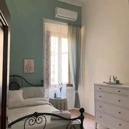 Apartment Appartamento: La Maison Verte Neapel